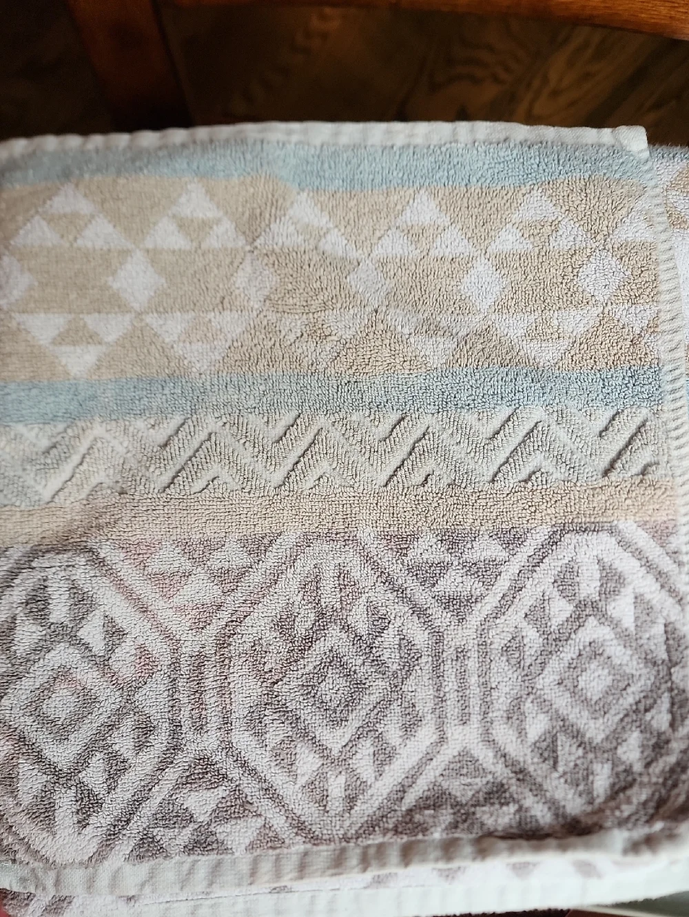 Artisan De Luxe Pastel Geometric Pattern Bath Towel Set - Light Blue & Beige GUC